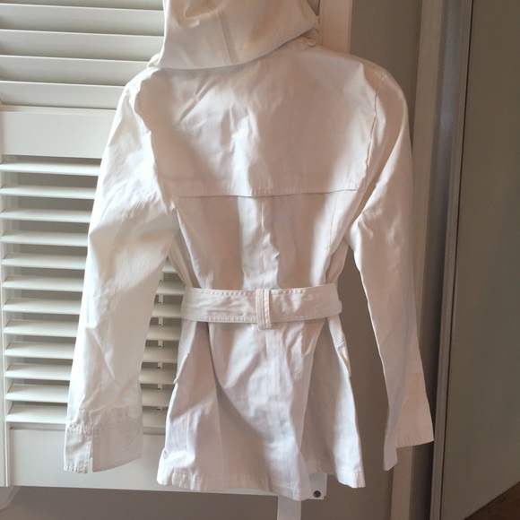 White Ellen Tracy trench coat rain jacket - Picture 6 of 8